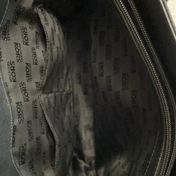 Michael Kors - Saffiano Leather Structured Tote - Picture 10 of 17